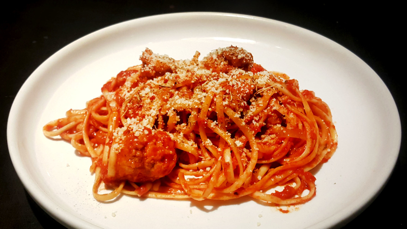 Illustration for article titled Make Sinatra the chairman of your kitchen with his classic spaghetti-and-meatballs recipe